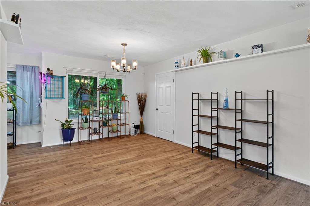 1105 Gloucester St Property Photo 3