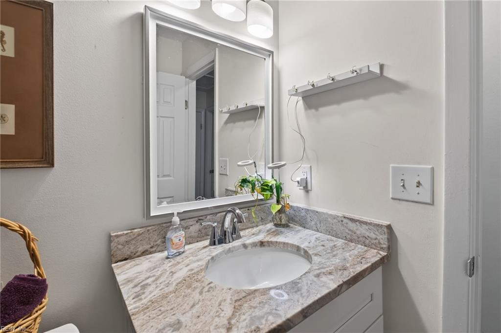 1105 Gloucester St Property Photo 17