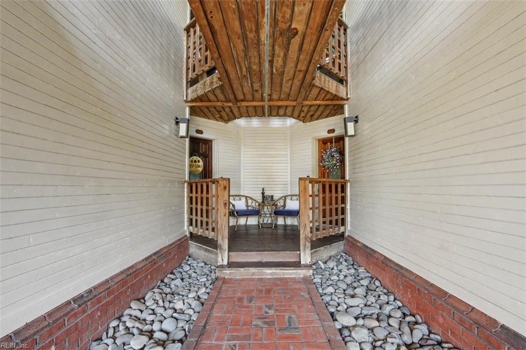 30 Brough Ln Property Photo 5