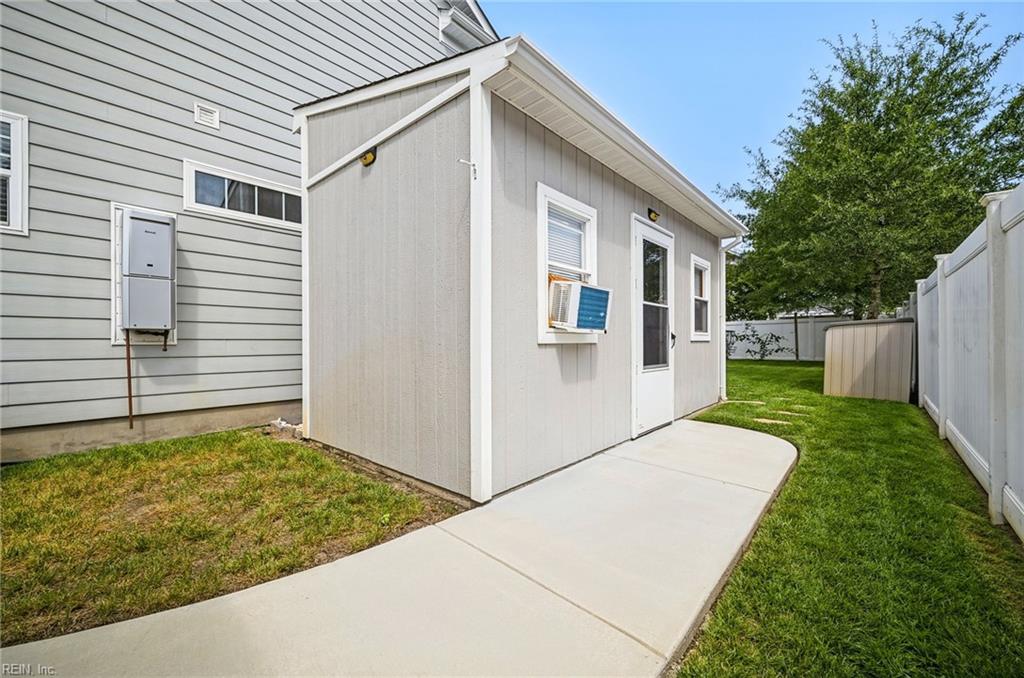 1125 George Olah Dr Property Photo 44