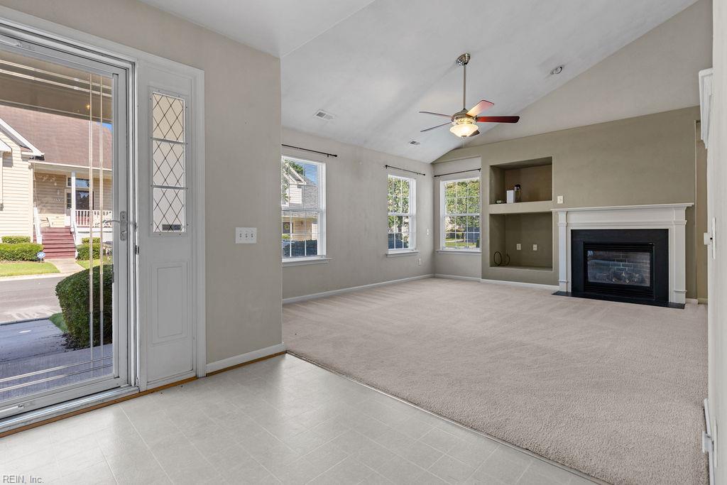 1313 Duchess Of York Quay Property Photo 7