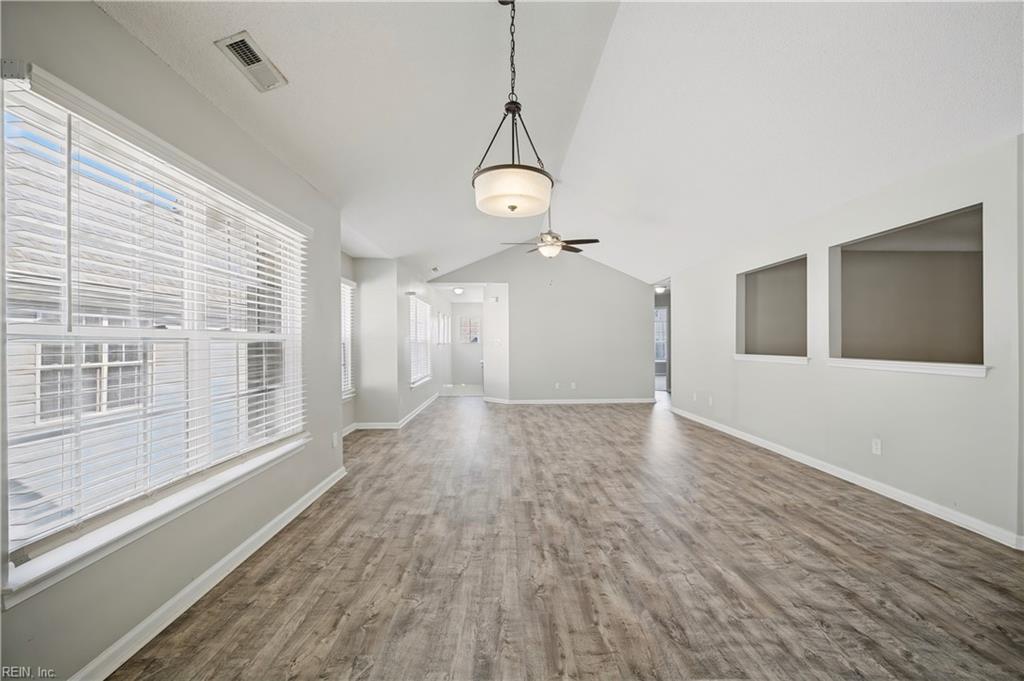 602 Sawgrass Ln Property Photo 8