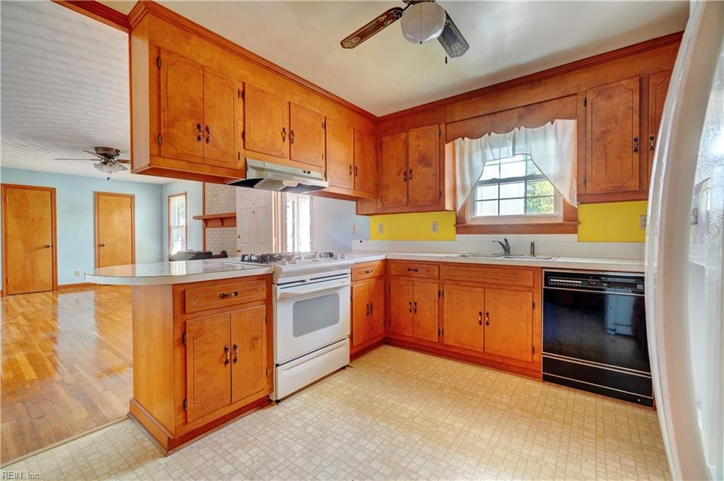 4530 Shoulders Hill Rd Property Photo 16