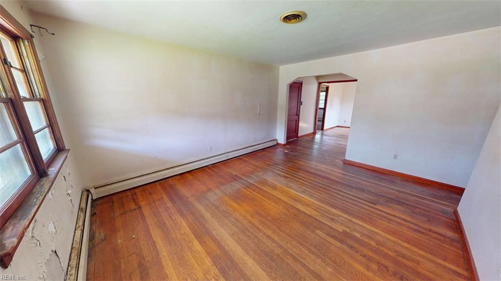 104 Effie Ave Property Photo 3