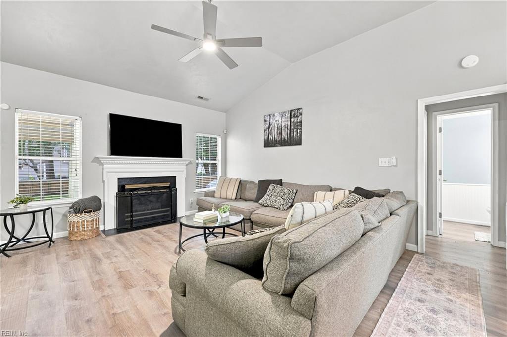 6407 Crosswinds Ct Property Photo 9