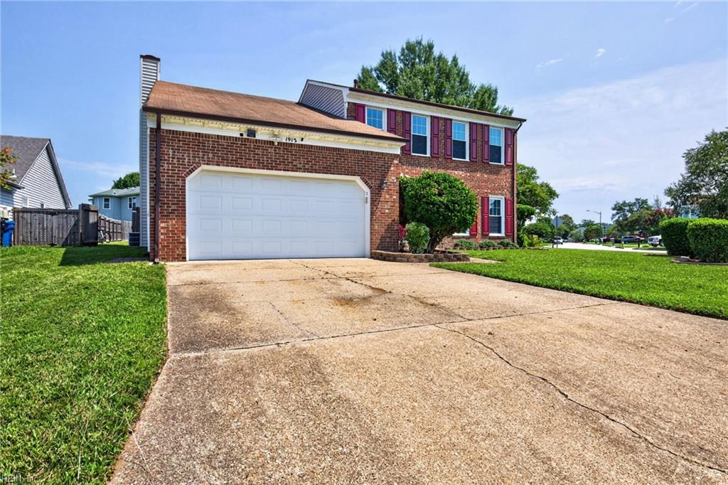 1912 Barberry Ct Property Photo 3