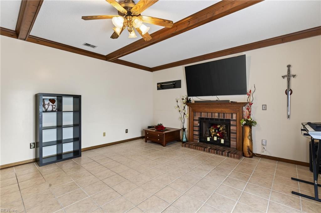 1912 Barberry Ct Property Photo 14