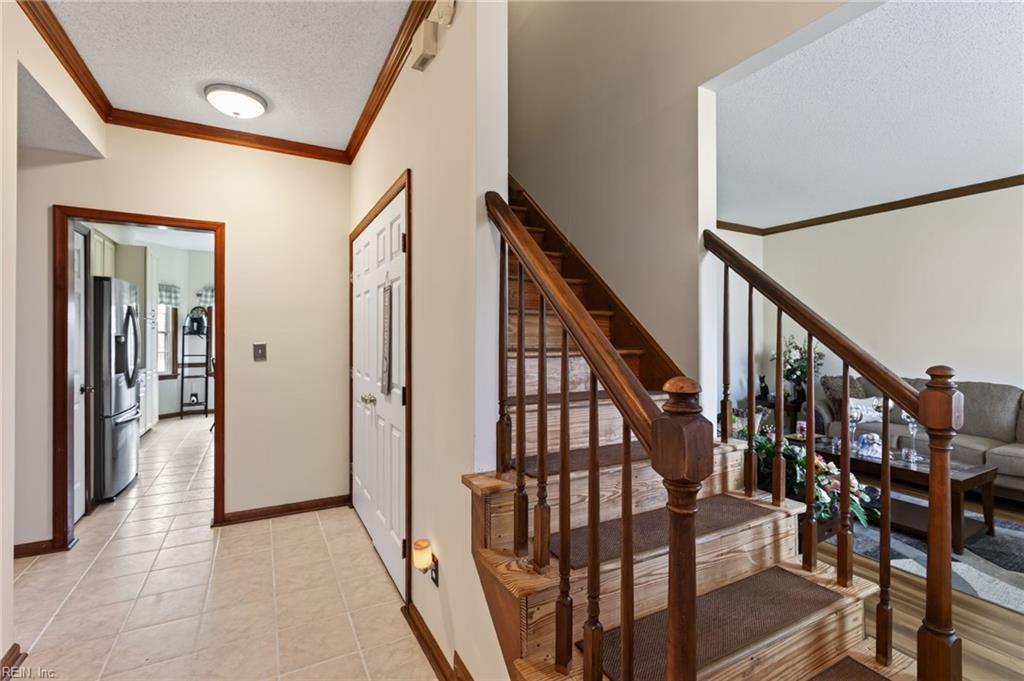 1912 Barberry Ct Property Photo 16