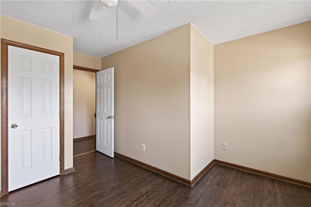 1912 Barberry Ct Property Photo 27