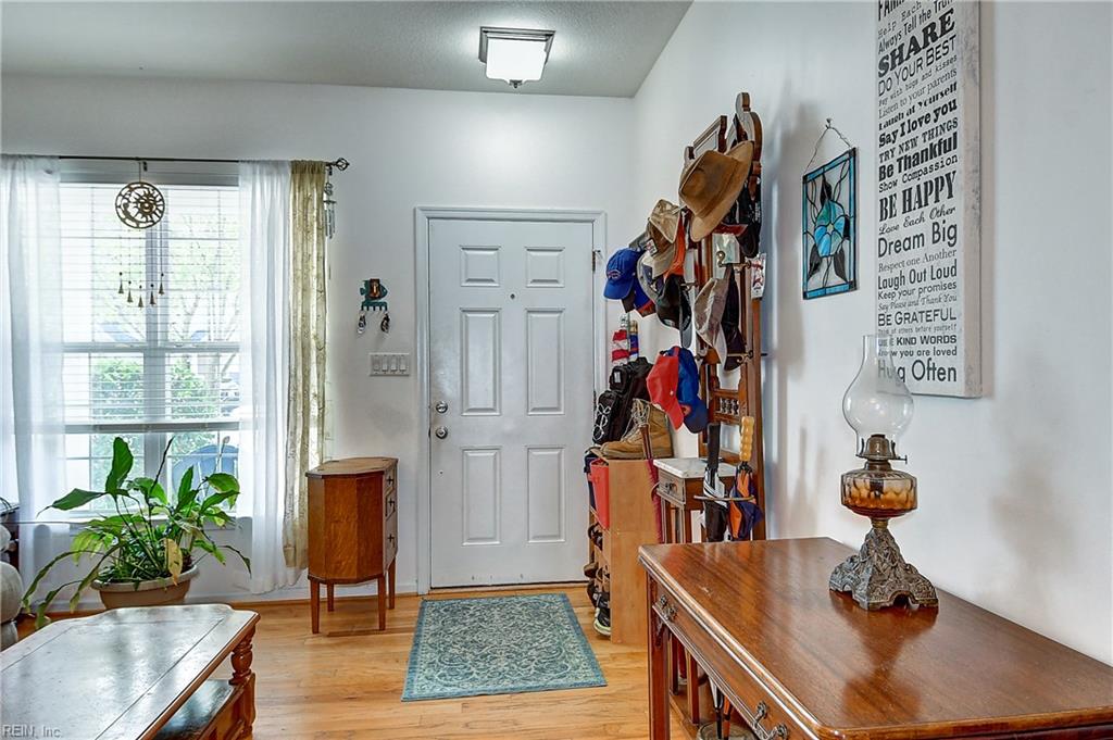 908 Becontree Ct Property Photo 3