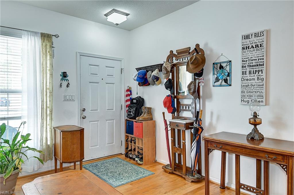 908 Becontree Ct Property Photo 4