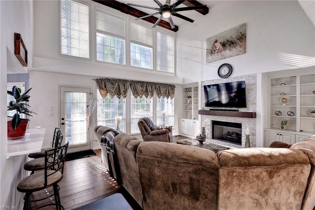272 Grandville Arch Property Photo 4