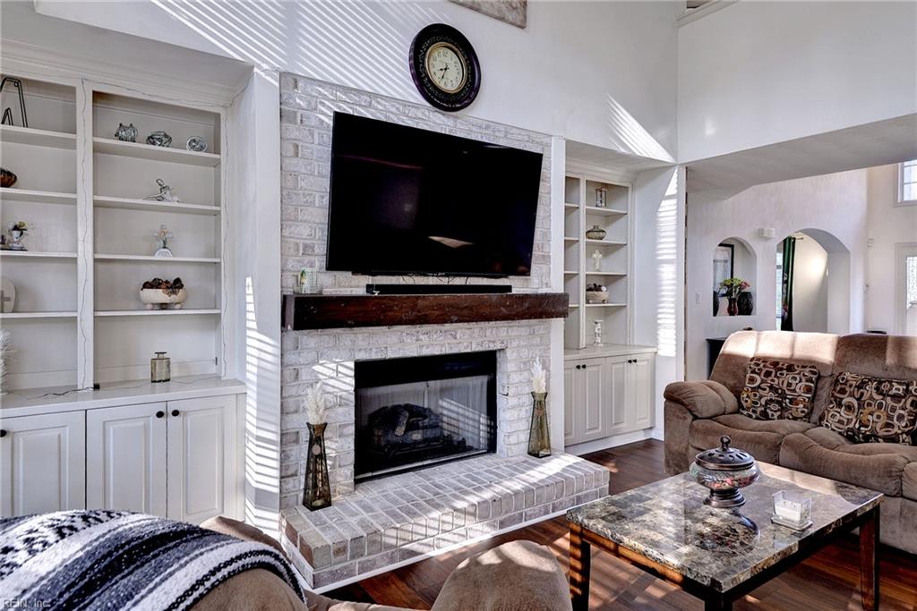 272 Grandville Arch Property Photo 6