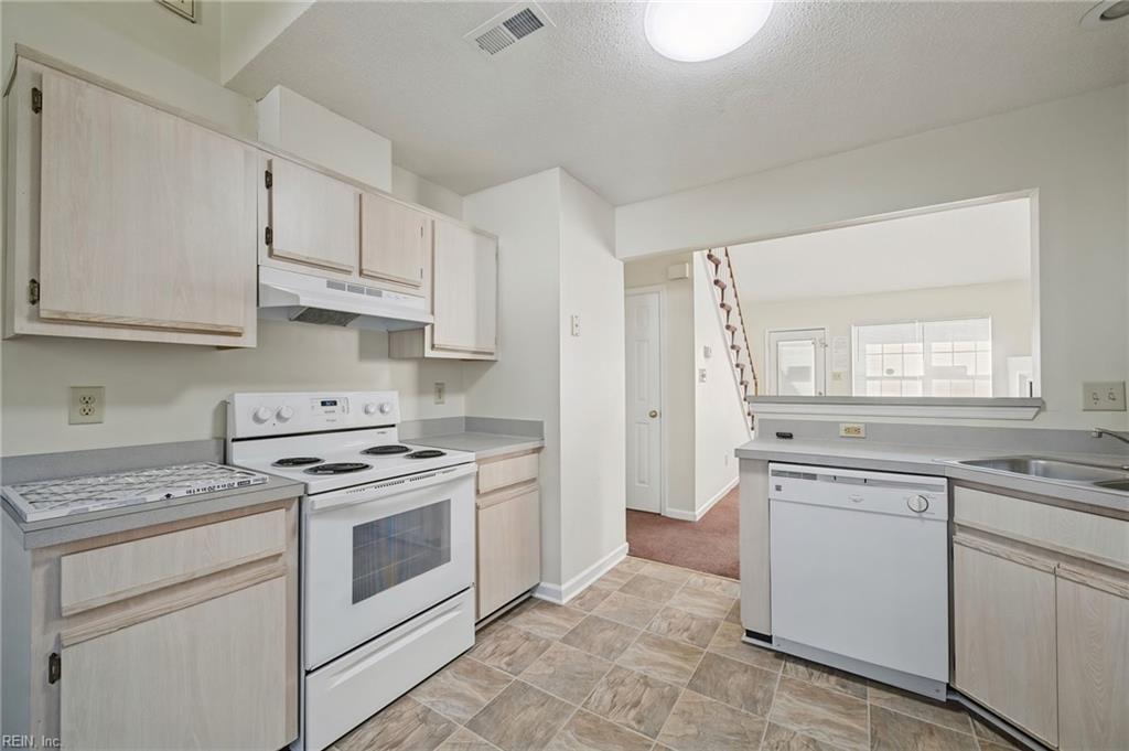 381 Westview Dr Property Photo 8