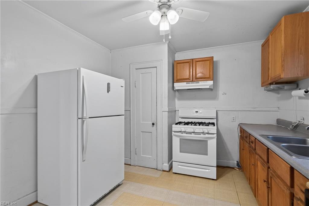 506 Hamlin St Property Photo 16