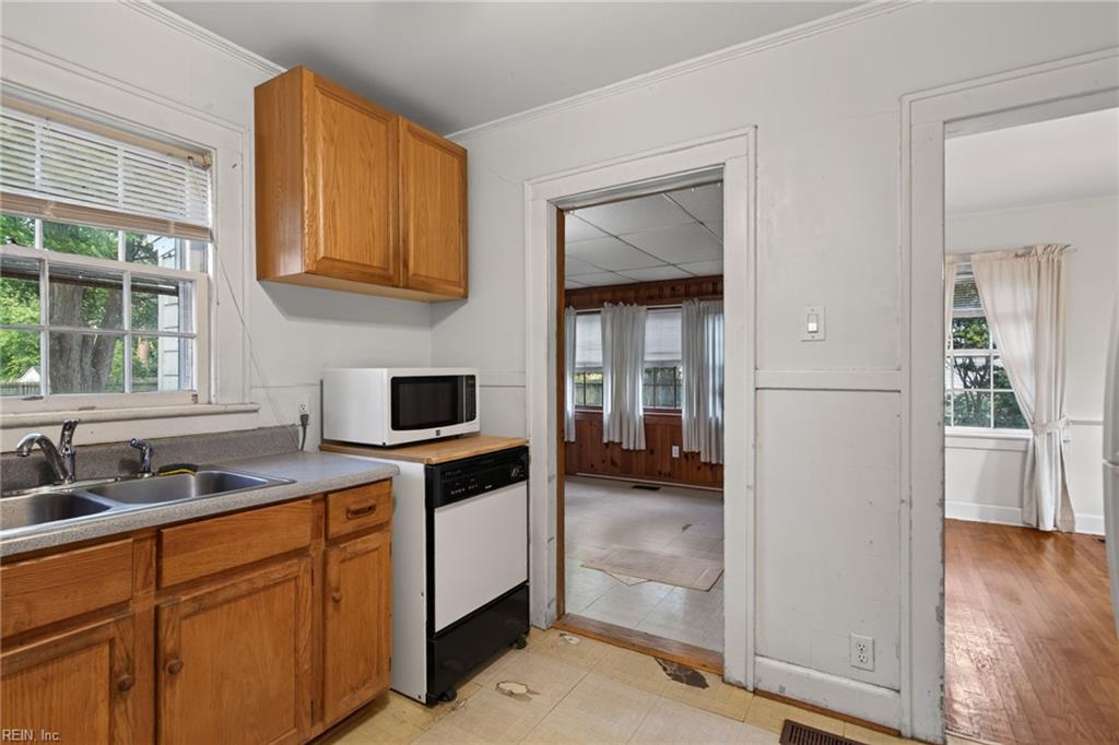 506 Hamlin St Property Photo 17