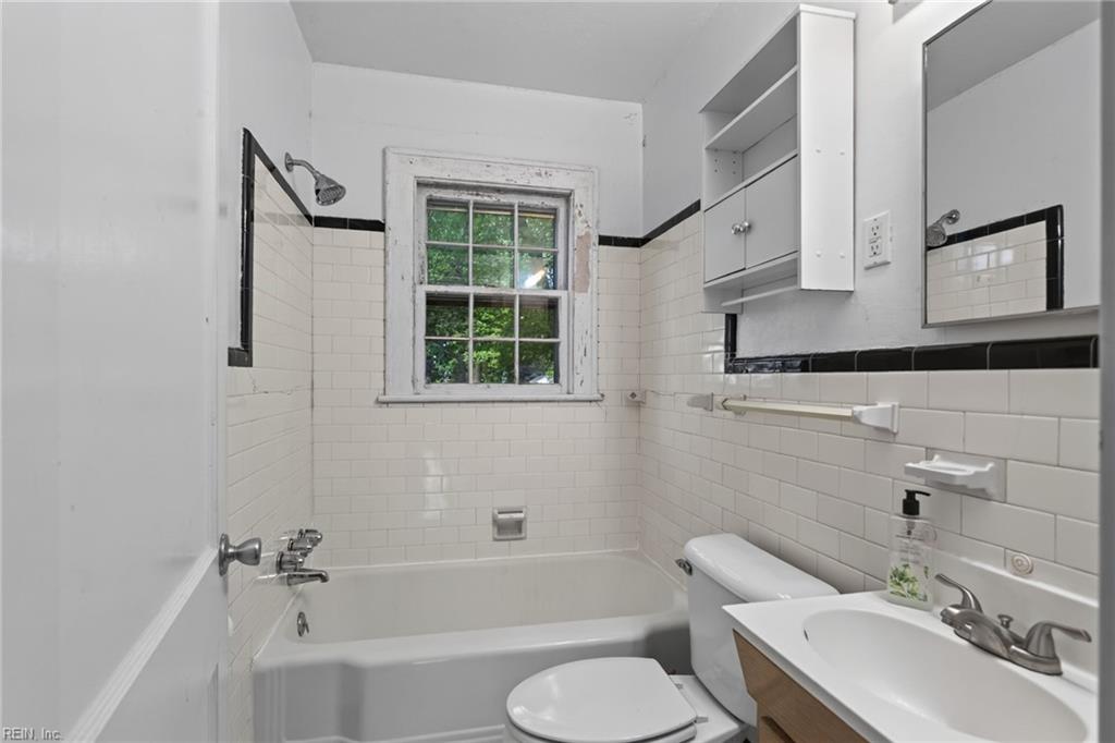 506 Hamlin St Property Photo 21