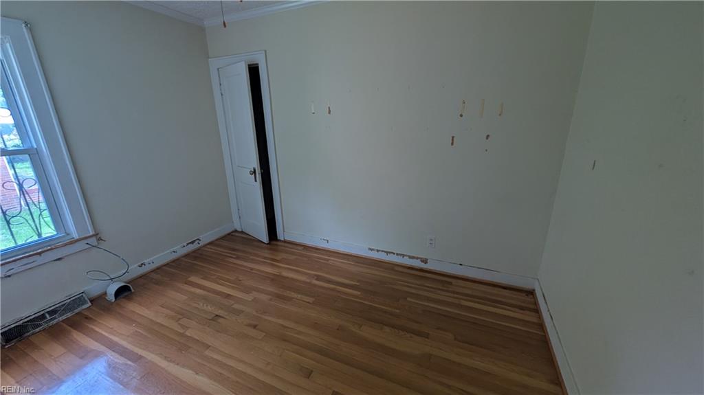 1326 26th St Property Photo 8