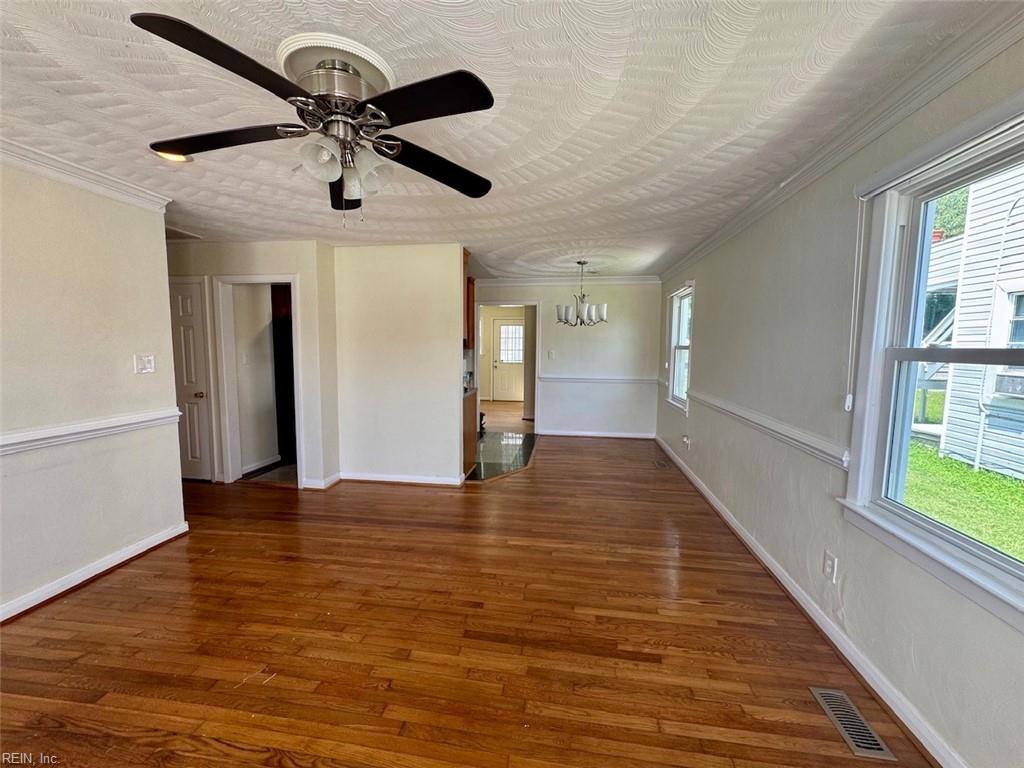3717 Victoria Blvd Property Photo 4