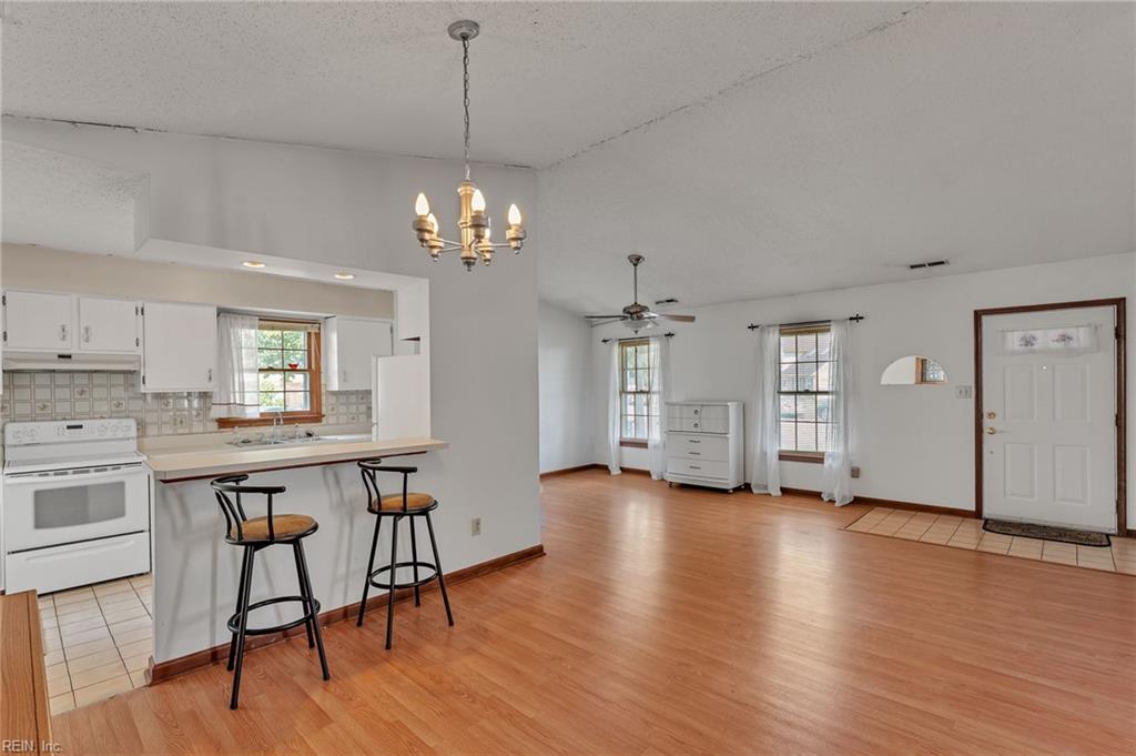 3868 Jousting Arch Property Photo 3