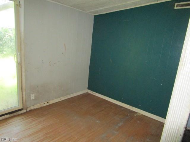 2011 Seward Dr Property Photo 13