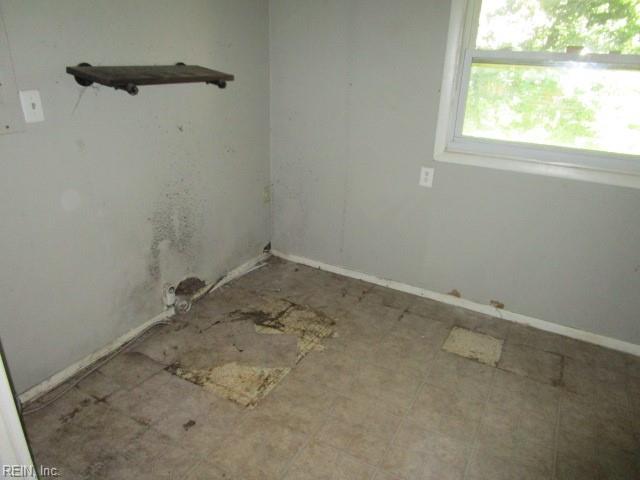 2011 Seward Dr Property Photo 14