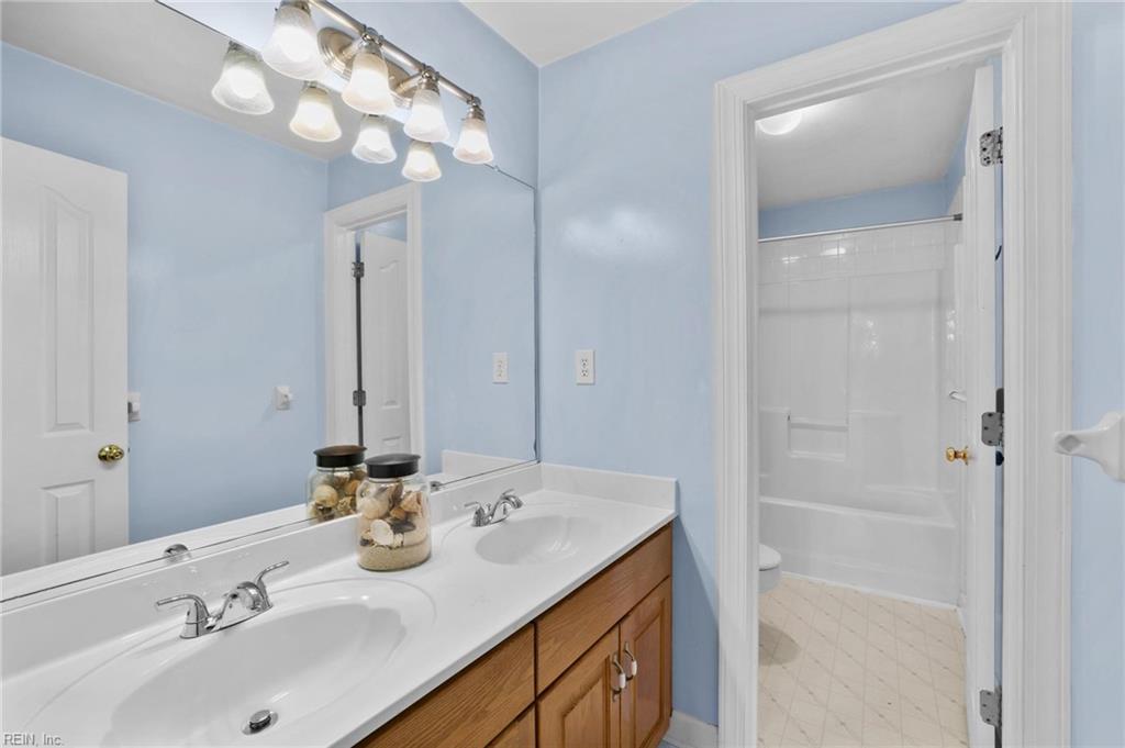 909 Sydenham Blvd Property Photo 23