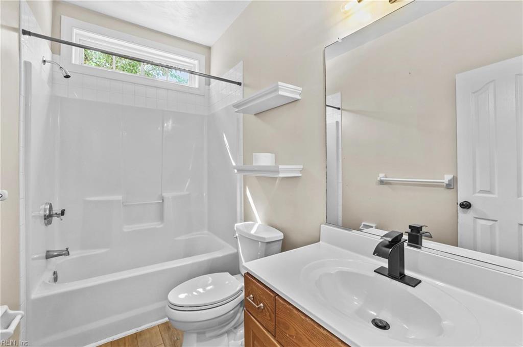 909 Sydenham Blvd Property Photo 35
