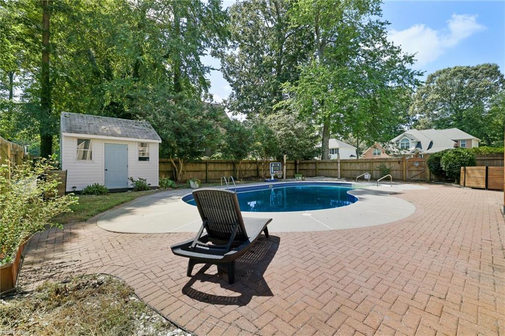 909 Sydenham Blvd Property Photo 40