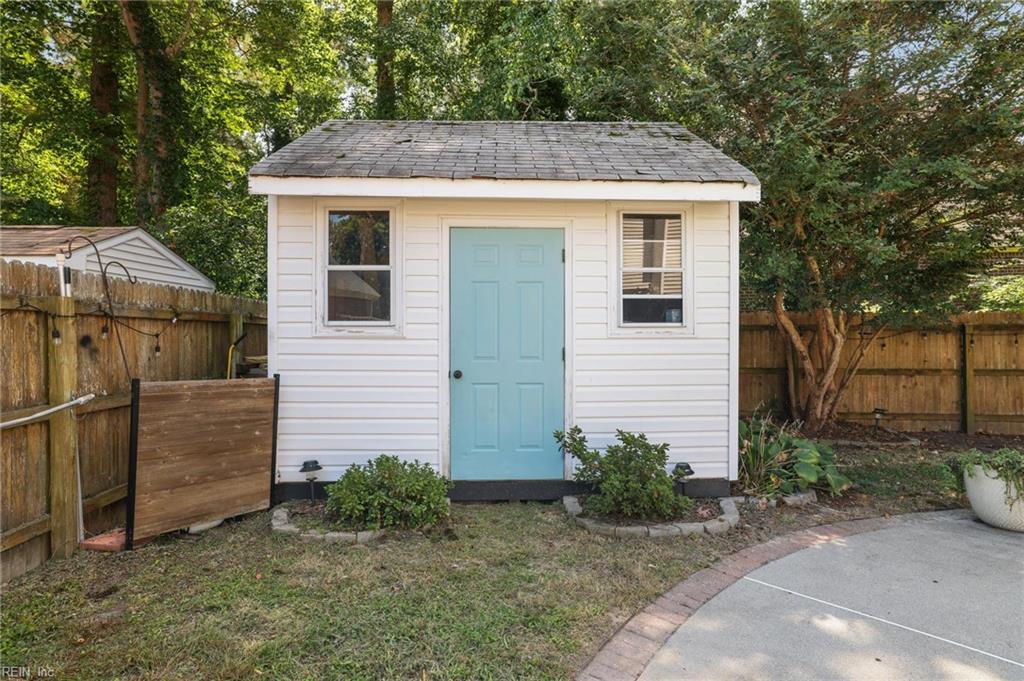 909 Sydenham Blvd Property Photo 43
