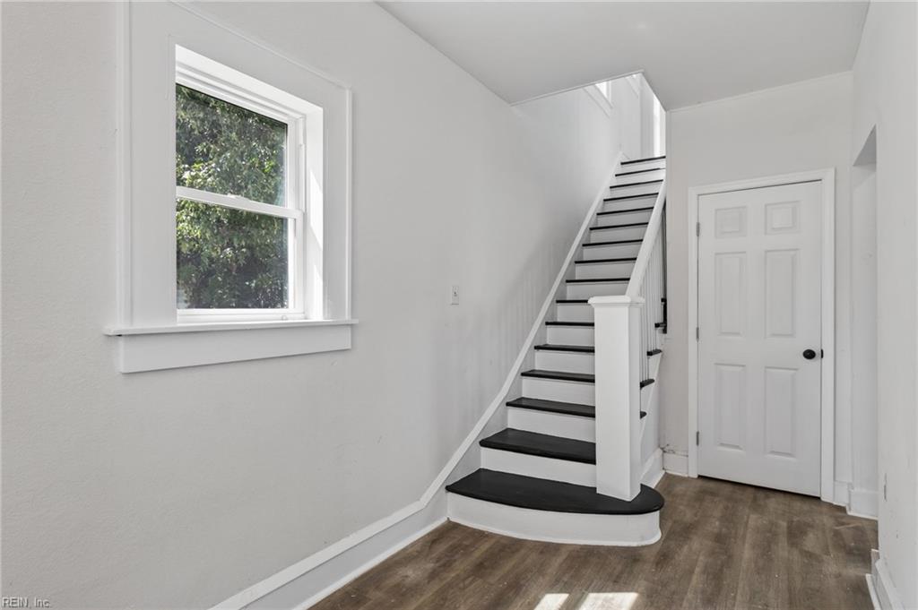 2811 Marshall Ave Property Photo 6