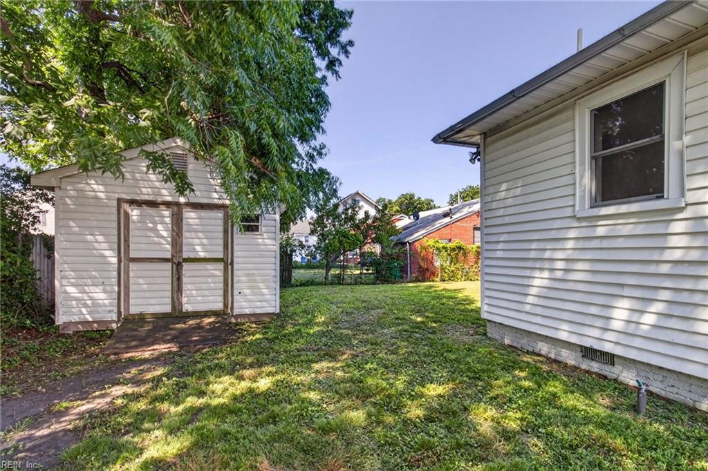 2811 Marshall Ave Property Photo 25