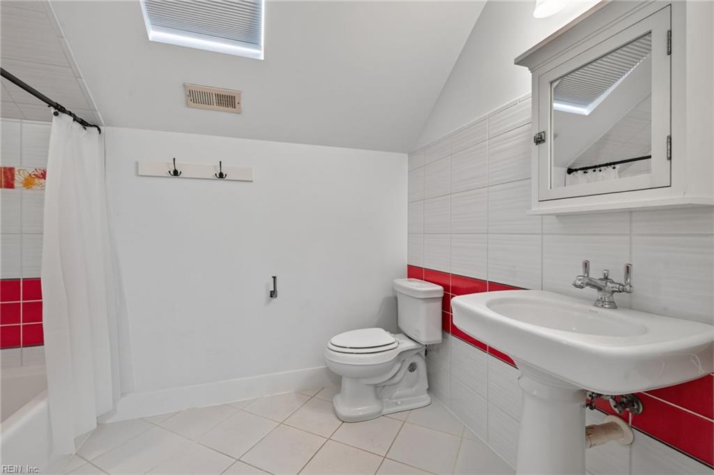 9516 26th Bay St Property Photo 33