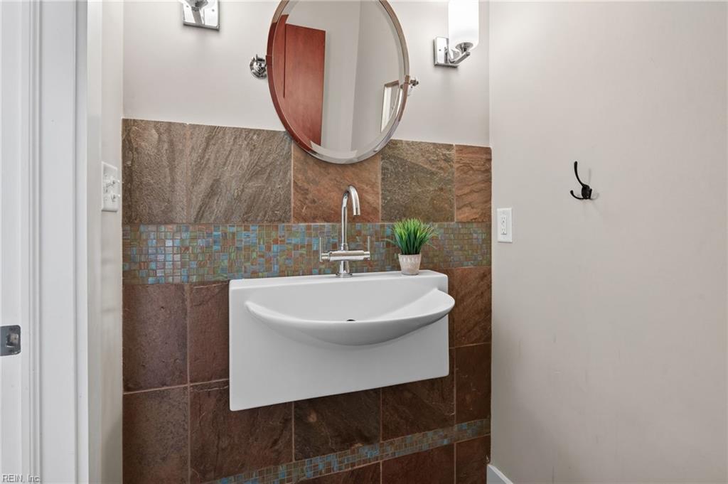 9516 26th Bay St Property Photo 35
