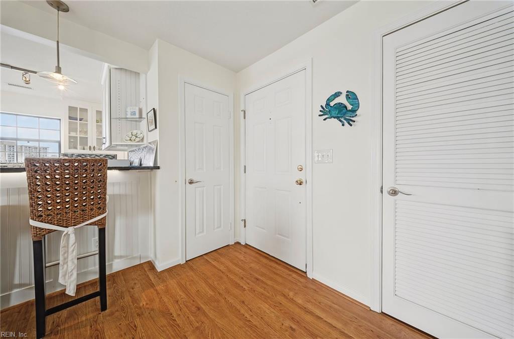 417 Harbour Pt Property Photo 5