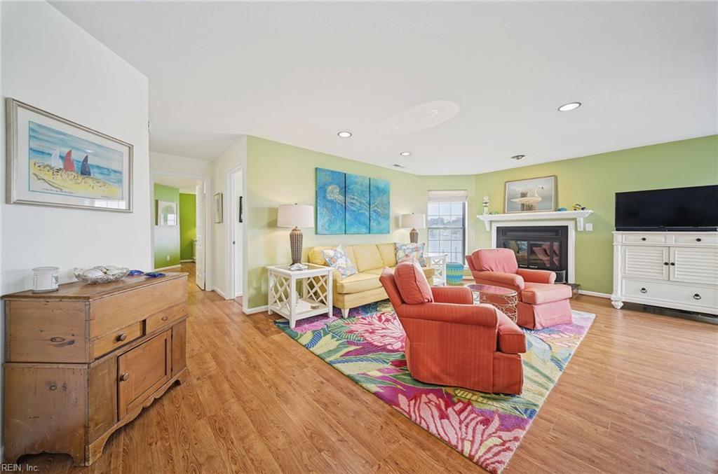 417 Harbour Pt Property Photo 6