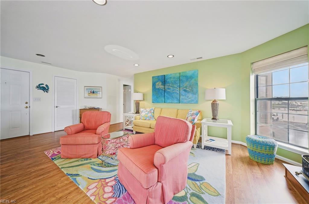 417 Harbour Pt Property Photo 8