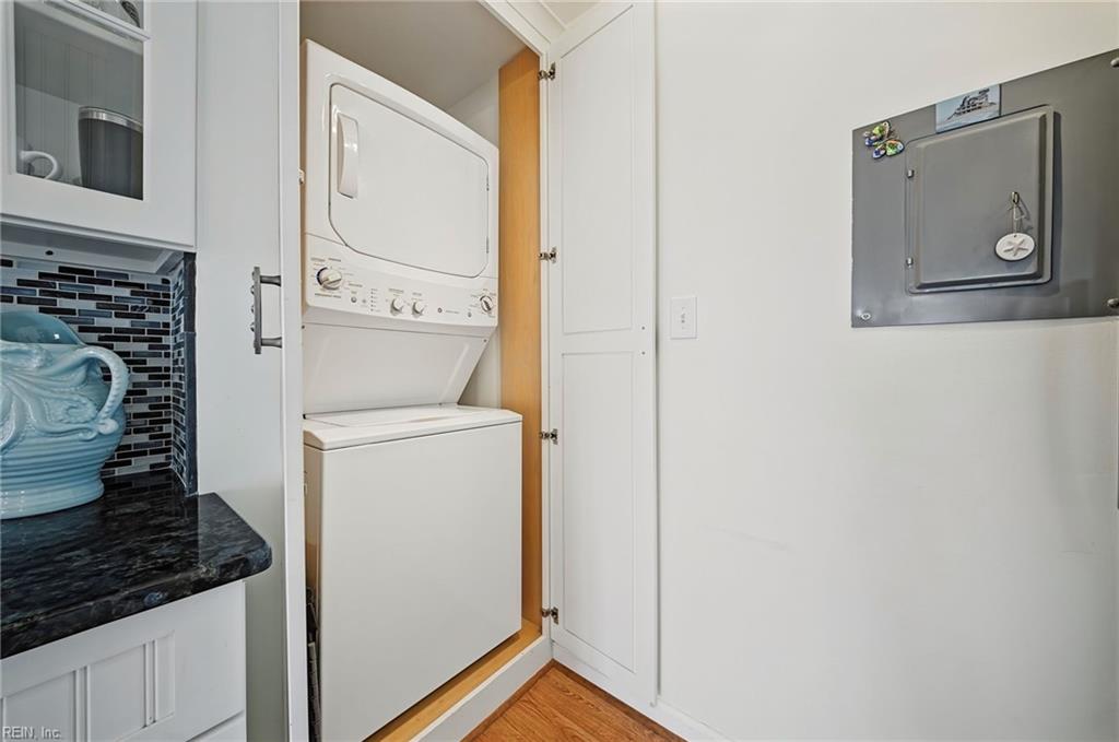 417 Harbour Pt Property Photo 12
