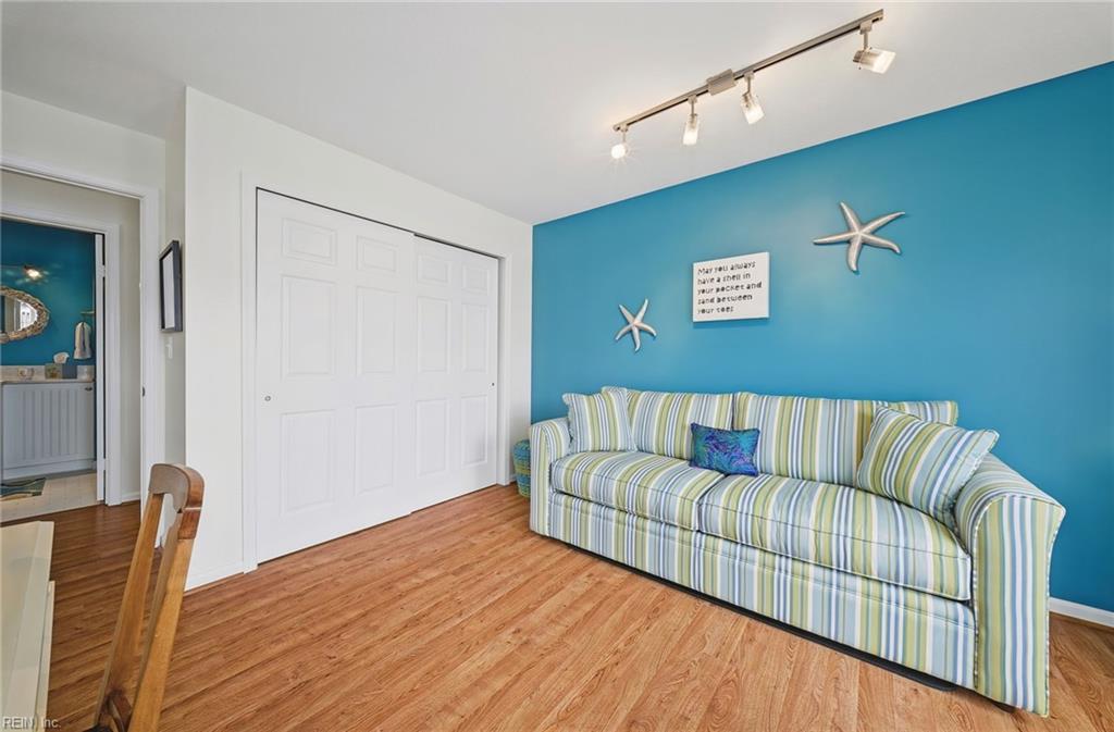 417 Harbour Pt Property Photo 14