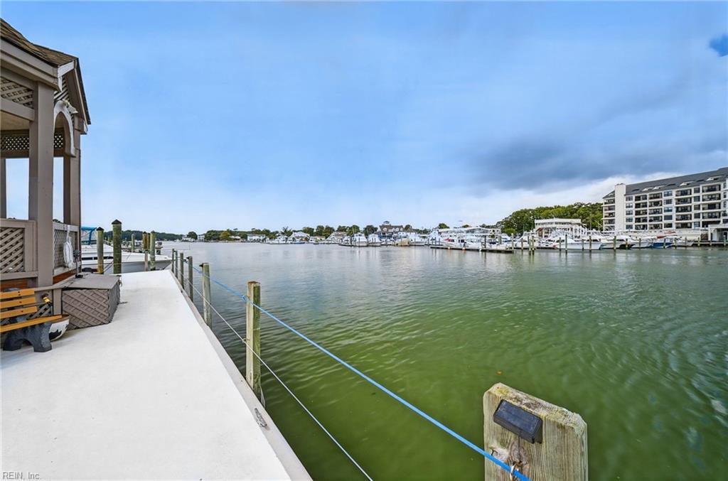 417 Harbour Pt Property Photo 29