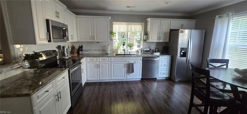 408 Kings Gate Property Photo 5
