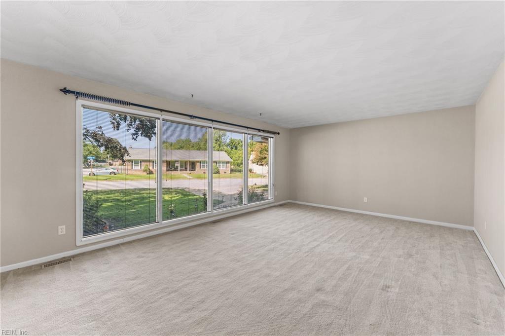 105 Kove Dr Property Photo 3
