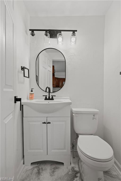 1001 Denhart St Property Photo 8