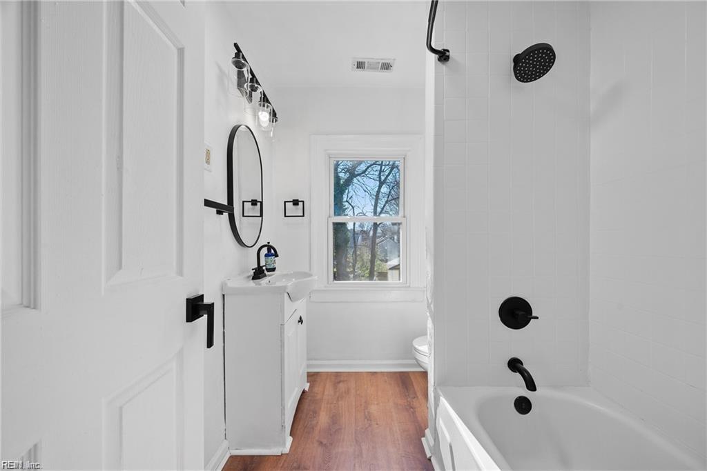1001 Denhart St Property Photo 14