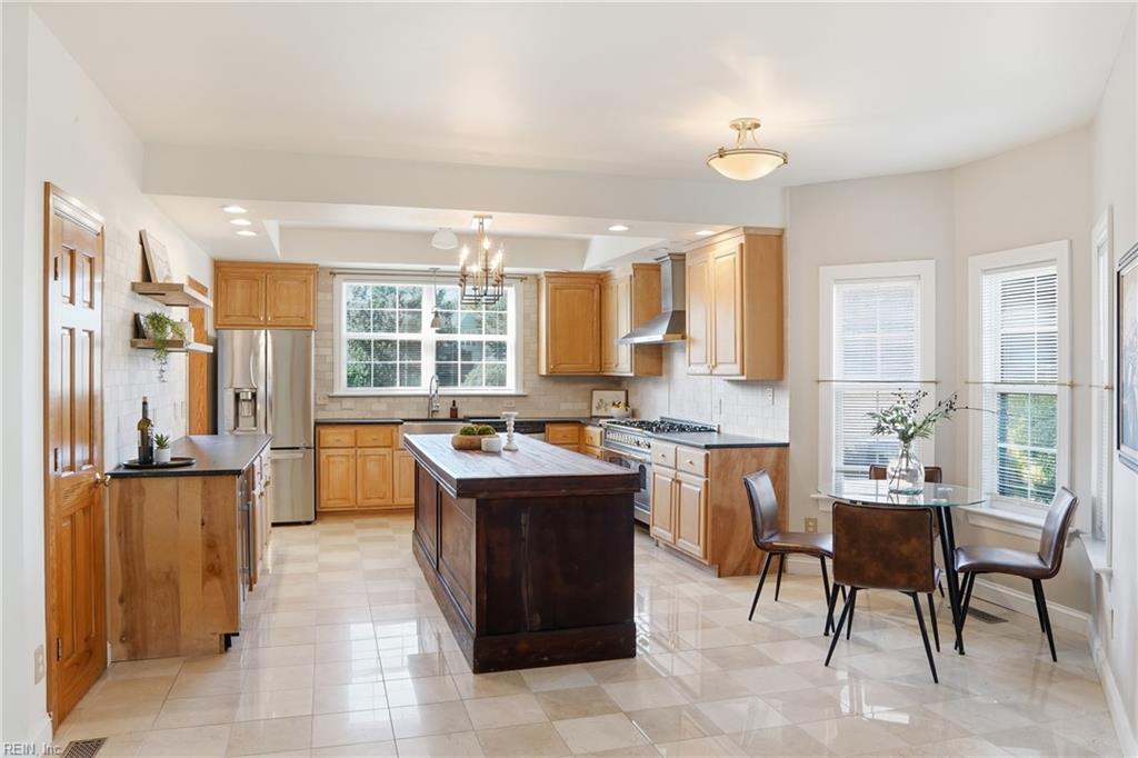 1700 Maze Hill Mews Property Photo 4