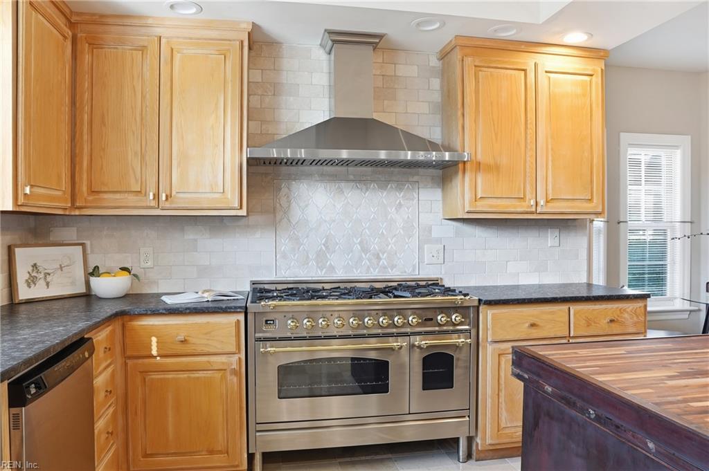 1700 Maze Hill Mews Property Photo 7