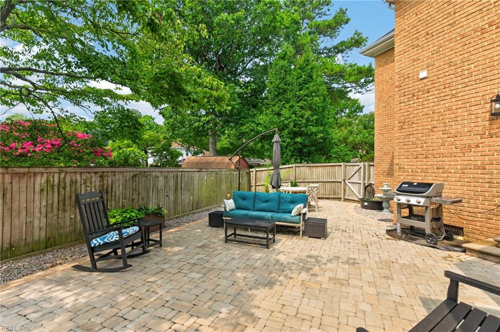 1700 Maze Hill Mews Property Photo 34