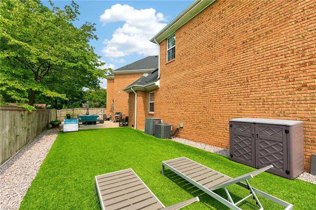 1700 Maze Hill Mews Property Photo 38