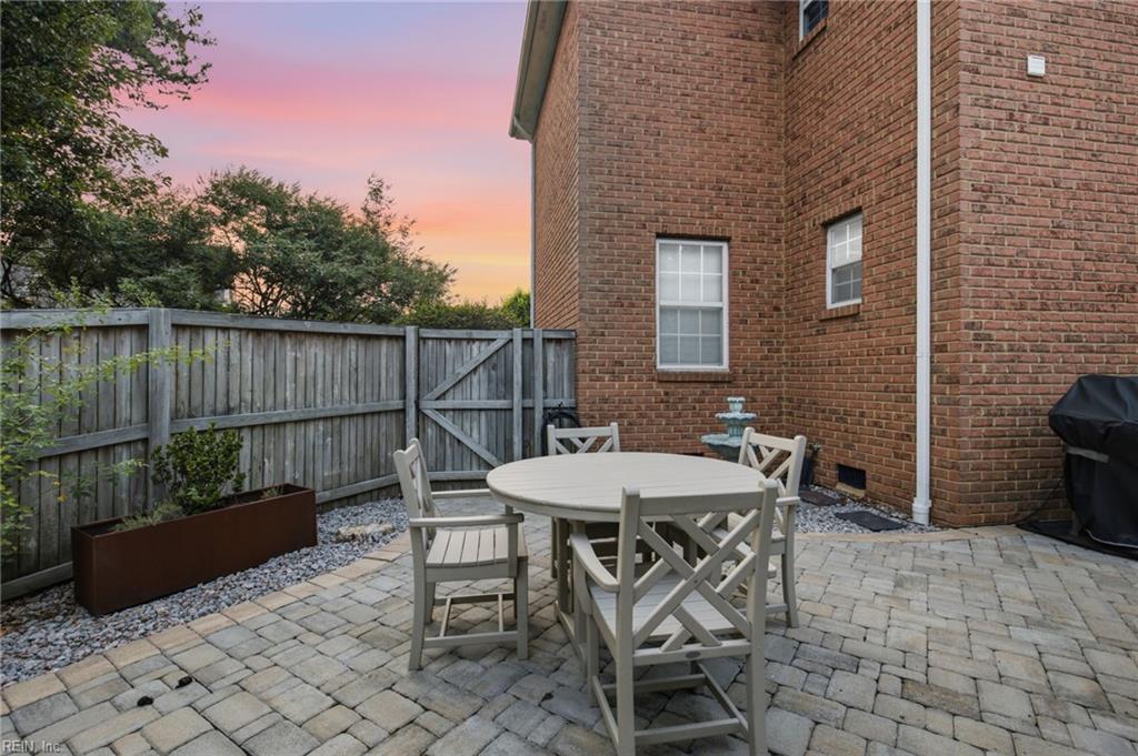 1700 Maze Hill Mews Property Photo 42