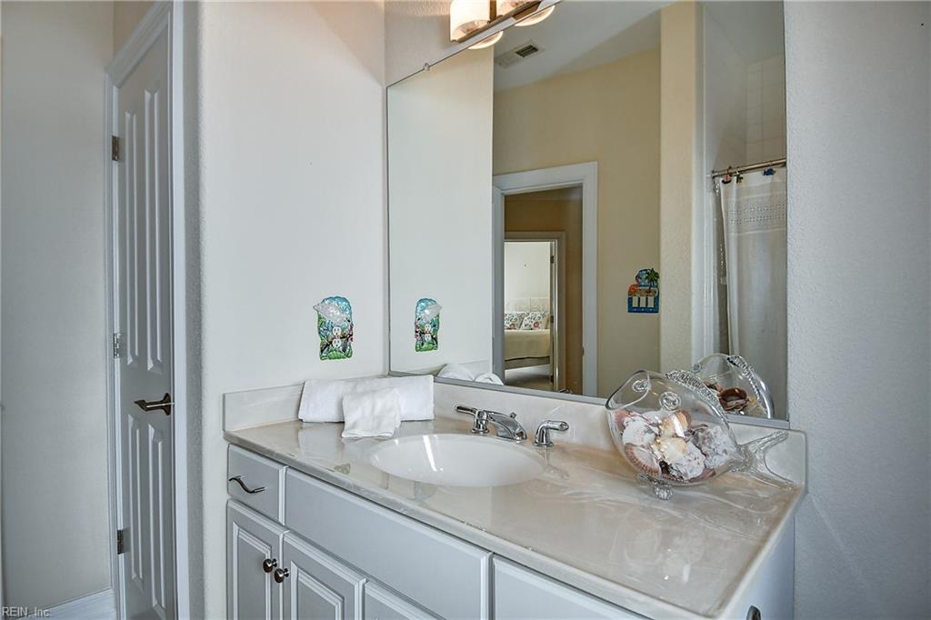 5512 Holly Rd Property Photo 11
